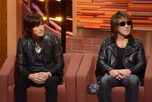 「LIVE MONSTER」出演時のB'z。 (c)日本テレビ