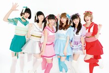 ￼￼モデルの木村ミサを筆頭に“カワイイ文化”の担い手6名で結成されたアイドルユニット・むすびズム。左から和田うに、今井マイ、山田なみ、木村ミサ、宮島るりか、椎名エル。