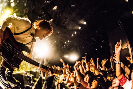 長谷川プリティ敬祐（B）（撮影：浜野カズシ）