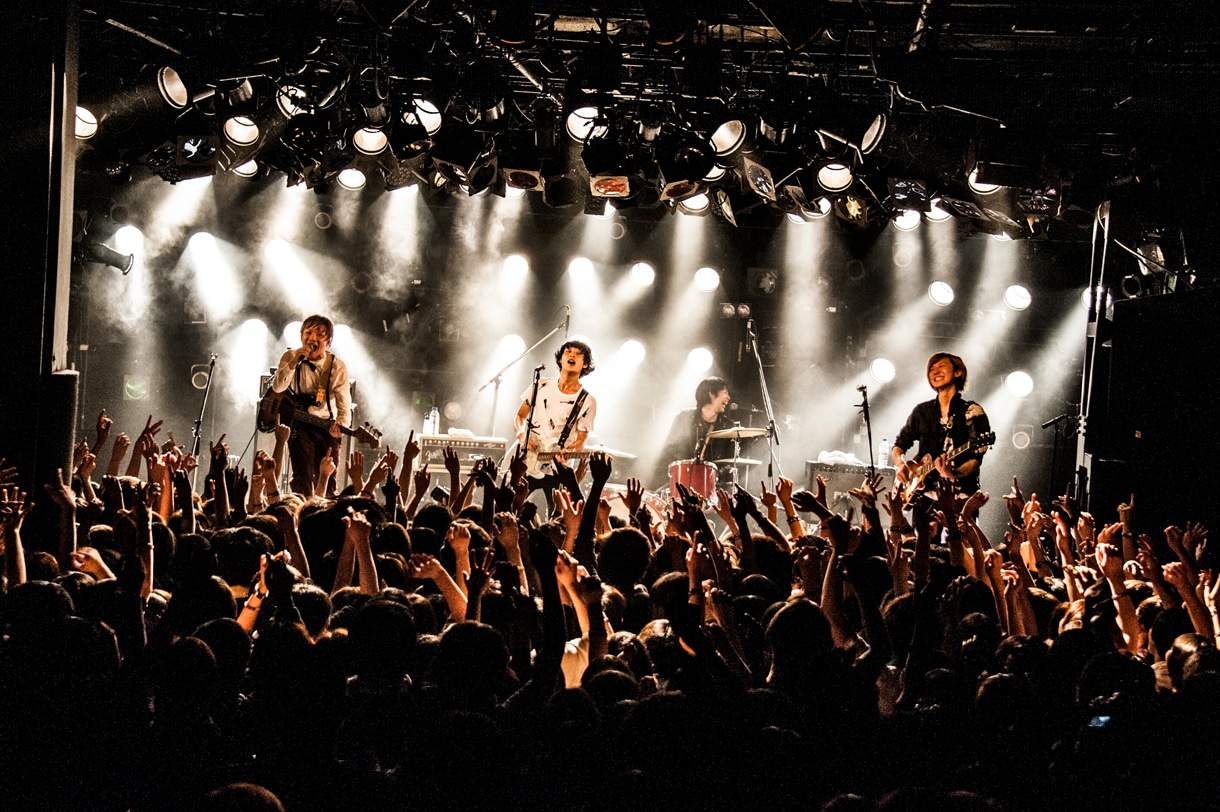 go!go!vanillas「Magic Number Tour 2014-2015」東京・渋谷CLUB QUATTRO公演の様子。（撮影：浜野カズシ）