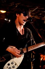 チャレンジオノマック（Vo, G）（撮影：小川舞）