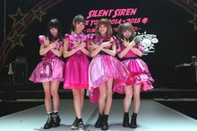 Silent Siren。写真は日本武道館公演の前に行われた囲み取材の様子。
