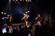 GALETTeによるライブの様子。