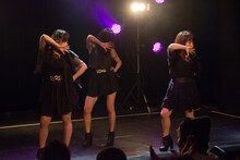 GALETTeによるライブの様子。