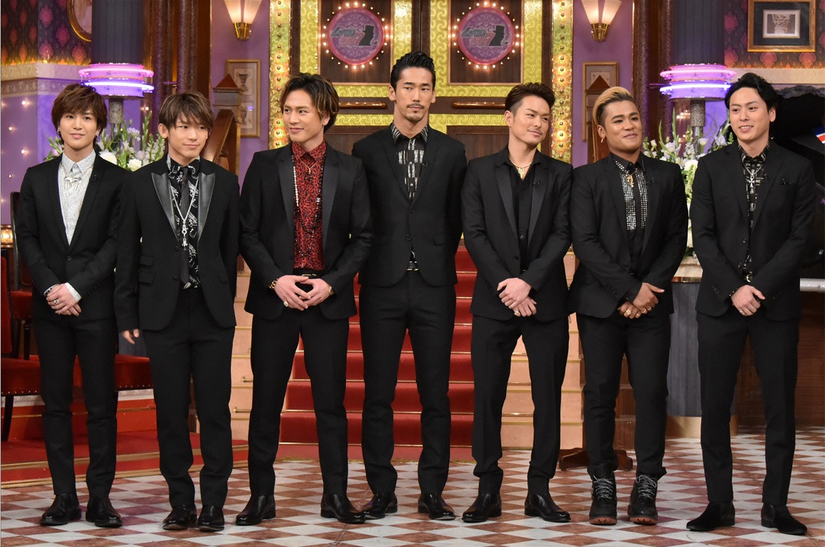 今週の人気画像10位は「三代目JSBが今夜『しゃべくり007』で毛玉取り、即興ダンス、ラップ」より、「しゃべくり007」出演時の三代目 J Soul Brothers。 (c)日本テレビ