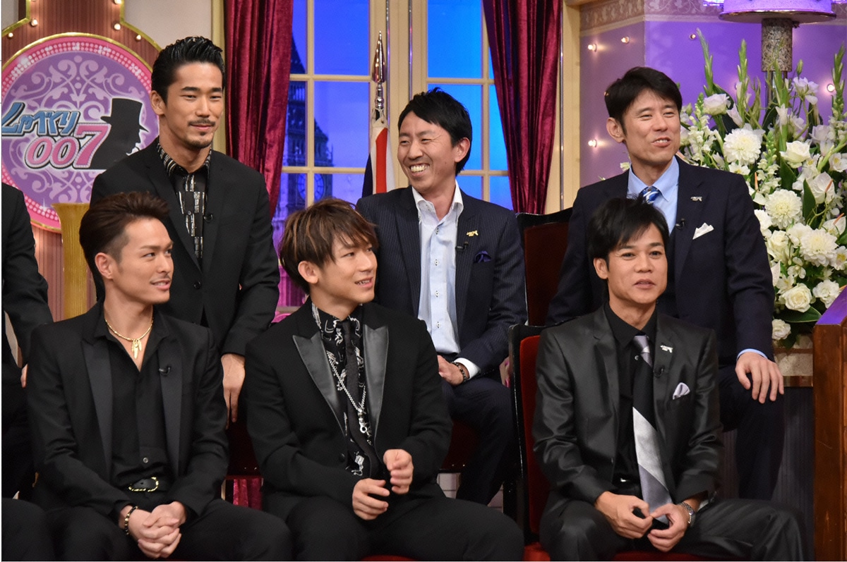 今週の人気画像9位は「三代目JSBが今夜『しゃべくり007』で毛玉取り、即興ダンス、ラップ」より、「しゃべくり007」出演時の三代目 J Soul Brothersとレギュラーメンバー。 (c)日本テレビ