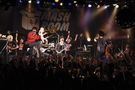 「MASH A&R presents MASHROOM 2015」アンコールの様子。（撮影：釘野孝宏）