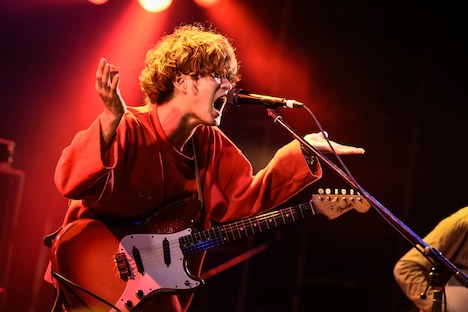 三原健司（Vo, G / フレデリック）（撮影：釘野孝宏）