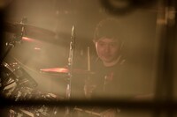 kaz.（Dr / フレデリック）（撮影：釘野孝宏）