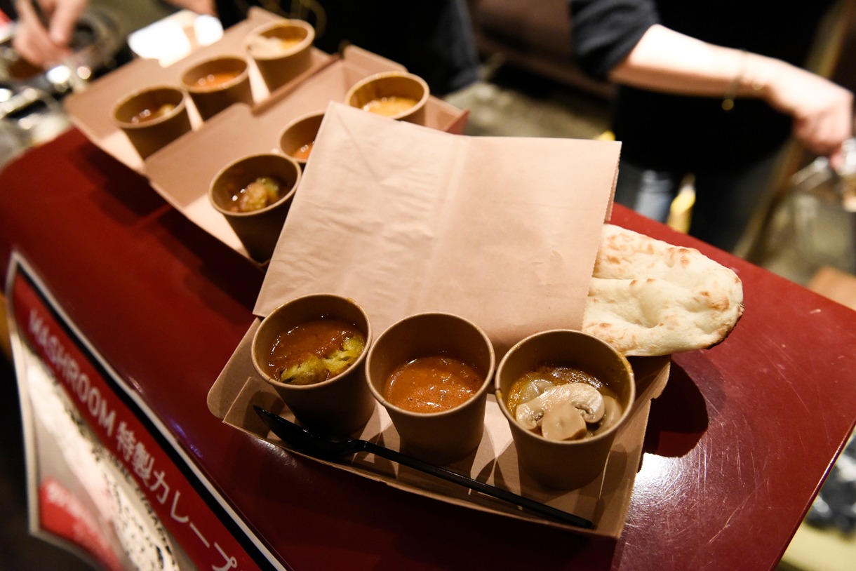 「MASH A&R presents MASHROOM 2015」で販売されたカレー。（撮影：釘野孝宏）