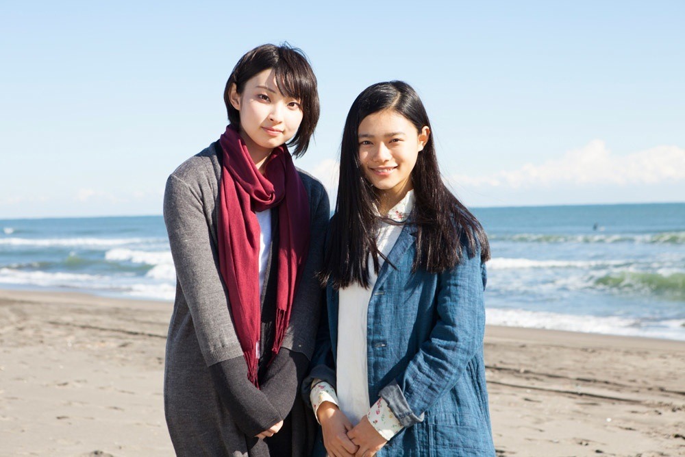 家入レオと杉咲花。