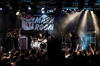 LAMP IN TERREN（撮影：釘野孝宏）