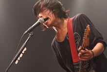 小高芳太朗（Vo, G）（撮影：オオタシンイチロウ）