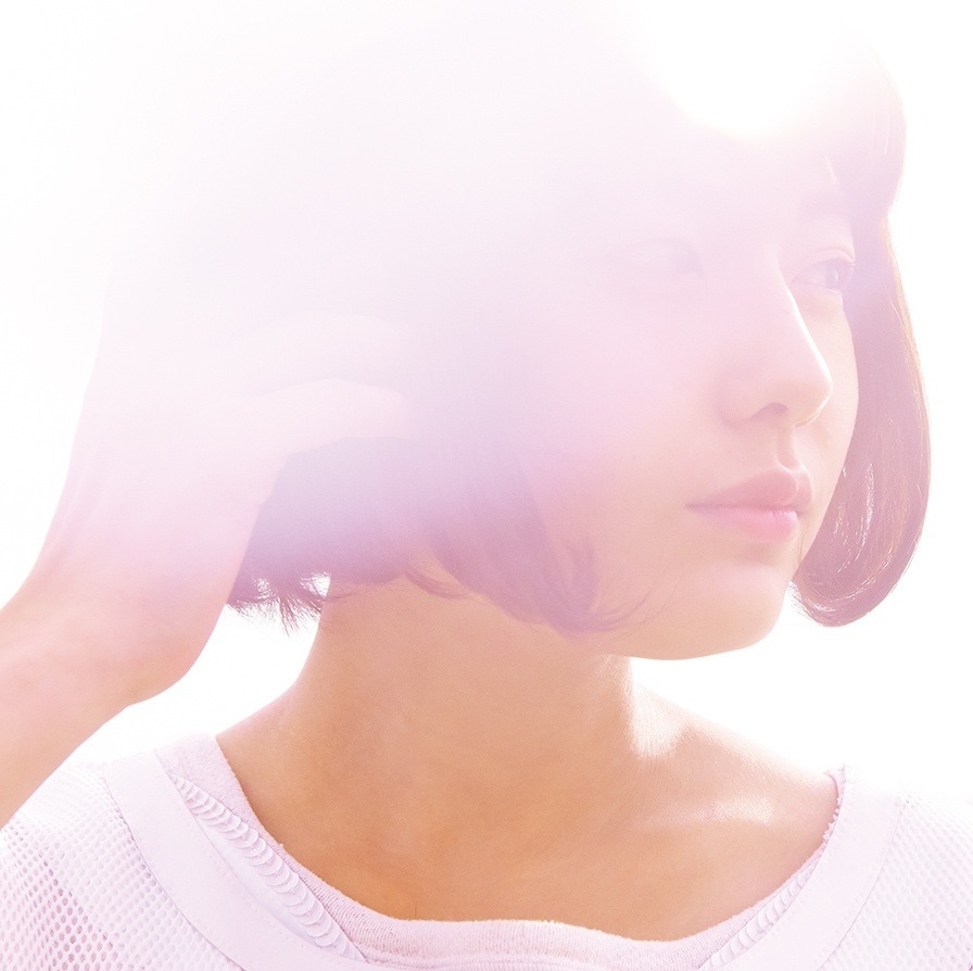 2月にリリースされた沖ちづる「光」ジャケット。