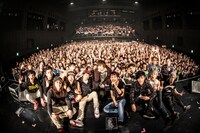 「PUNISHER'S NIGHT 2015」Zepp Nagoya公演終演後に撮影した記念写真。（撮影：浮多月）