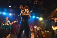 「泉 彩世子 ワンマンLIVE 2015 intro…～沙世子から、彩世子へ～」の様子。