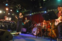 「泉 彩世子 ワンマンLIVE 2015 intro…～沙世子から、彩世子へ～」の様子。