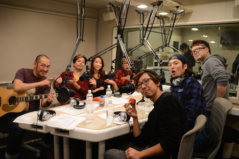 「スキマから聴こえてくるラジオSPECIAL～ドラマーだョ！なるべく全員集合！2015～」収録現場の様子。