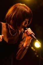 「泉 彩世子 ワンマンLIVE 2015 intro…～沙世子から、彩世子へ～」の様子。