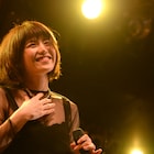 泉彩世子、決意の初ワンマンで16曲熱唱し新たな第一歩