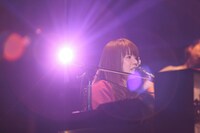 藤田麻衣子「LIVE TOUR 2014-2015 ～one way～」中野サンプラザ公演の様子。