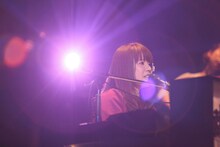 藤田麻衣子「LIVE TOUR 2014-2015 ～one way～」中野サンプラザ公演の様子。