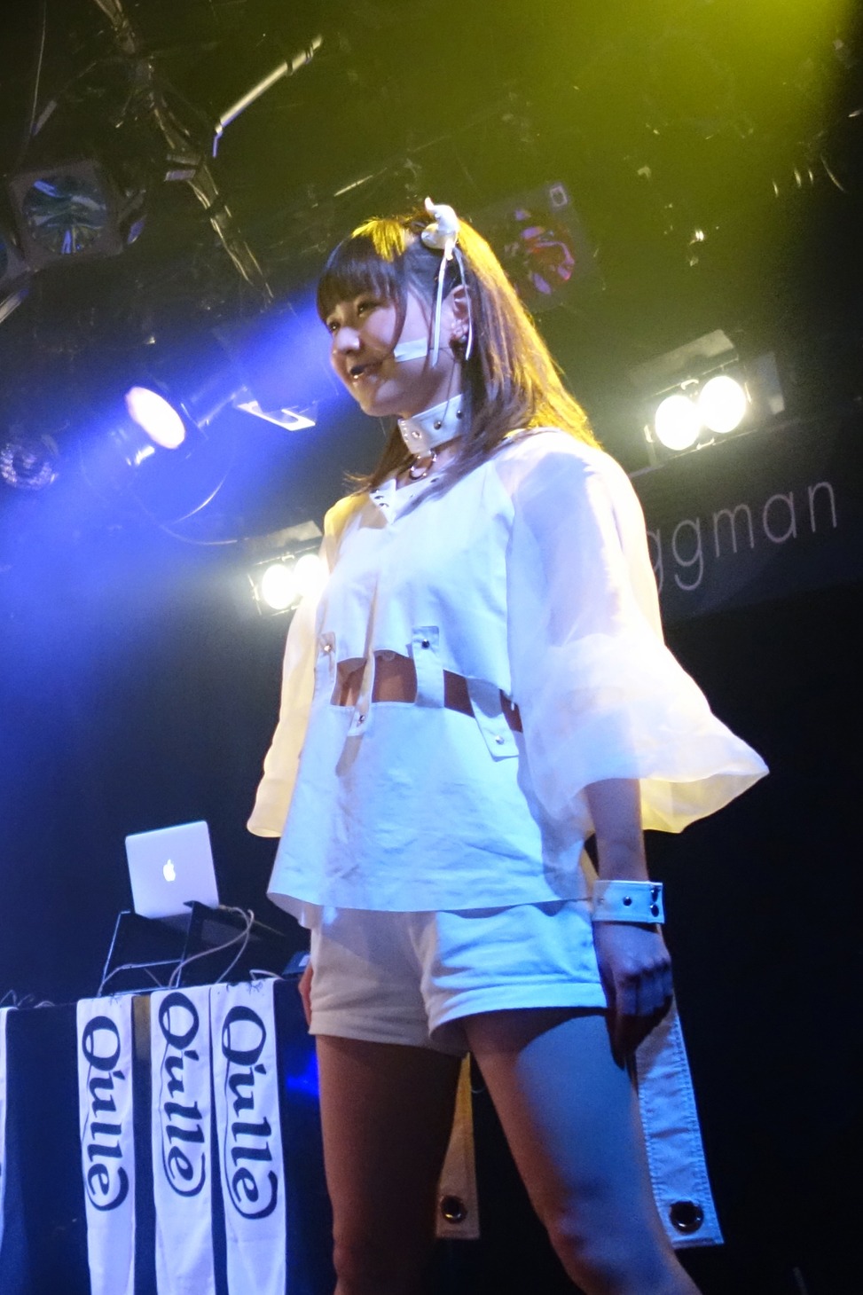 Q'ulleの東京・Shibuya eggman公演の様子。