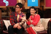 左からビビる大木、篠原ともえ。 (c)フジテレビ