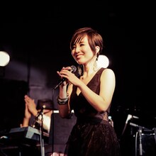 「Nao Yoshioka - New Year LIVE 2015 -」の様子。