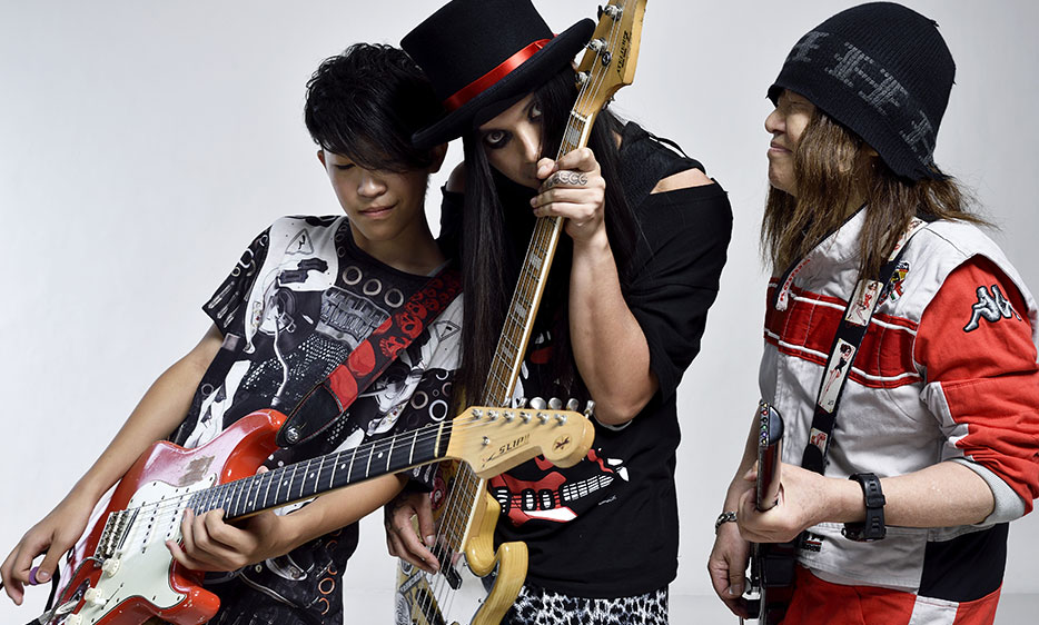 LIFE IS GROOVE