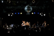 「Nao Yoshioka - New Year LIVE 2015 -」の様子。