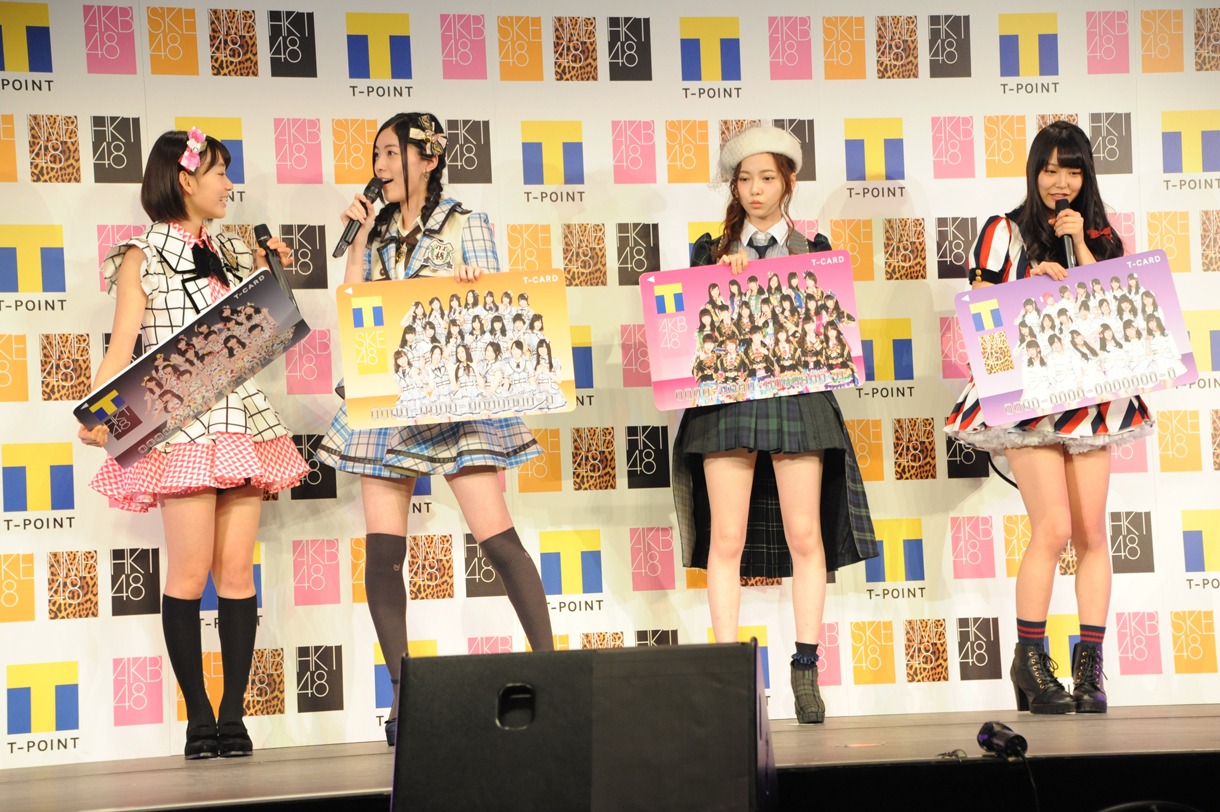 左から宮脇咲良、松井珠理奈、島崎遥香、白間美瑠。