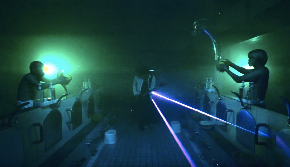 「Damn」ビデオクリップのワンシーン。