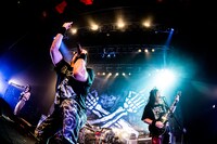 マキシマム ザ ホルモン「MAGROSTIC FRONT～kin to gin no tsutsumi ni haitta shikakui tuna no yatsu saikin tabeteru?～」東京・新木場STUDIO COAST公演の様子。（Photo by Kazushi Hamano）