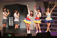 「AKB48リクエストアワー セットリストベスト1035 2015」2日目の公演の様子。(c)AKS