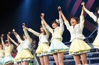 AKB48による「After rain」歌唱の様子。 (c)AKS