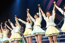AKB48による「After rain」歌唱の様子。 (c)AKS
