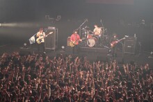 KANA-BOON「uP!!!NEXT VOL.10～KANA-BOONの1, 2, 3で招TIME!!!～」の様子。（撮影：伊佐摩利登）