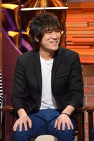 清水依与吏（Vo, G） (c)日本テレビ