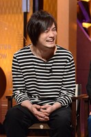 左から小島和也（B, Cho） (c)日本テレビ