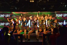 アップアップガールズ（仮）による定期公演第1部の様子。