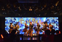 アップアップガールズ（仮）による定期公演第1部の様子。