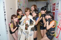 第3部公演開演前の記念撮影の様子。