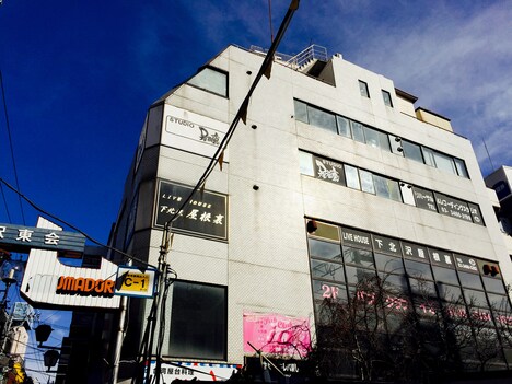 新ライブハウスと「Music Bar ROCKAHOLIC」が入居する予定のルイビル外観。