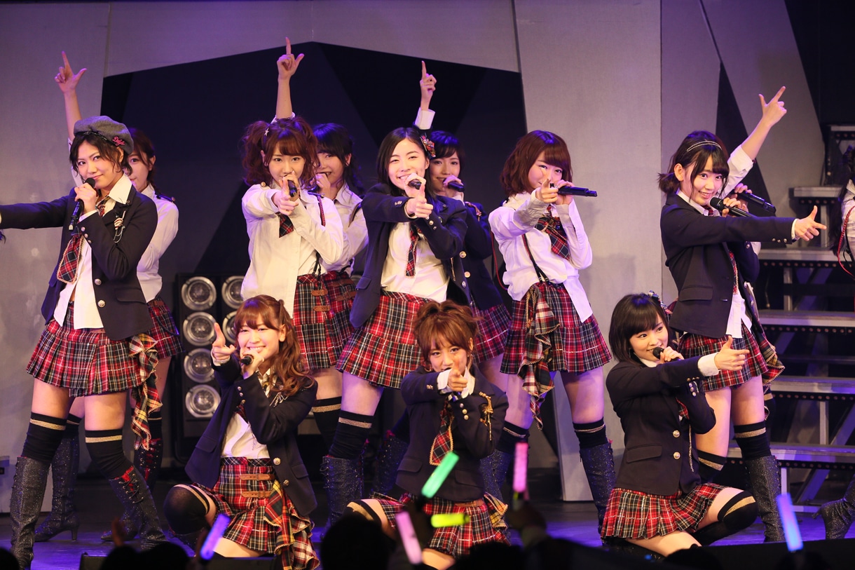 「大声ダイヤモンド」歌唱の様子。 (c)AKS