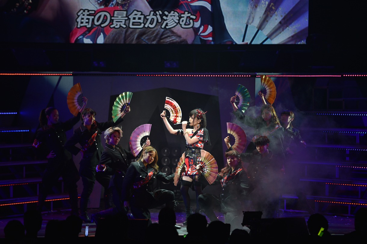山本彩による「愛と悲しみの時差」(c)AKS
