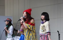 Little Glee Monster「青春フォトグラフ / Girls be Free！」リリース記念イベントの様子。