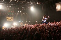 キュウソネコカミ「DMCC-REAL ONEMAN TOUR-～ドコまでもチョコチョコ～」の様子。