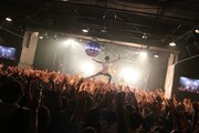キュウソネコカミ「DMCC-REAL ONEMAN TOUR-～ドコまでもチョコチョコ～」の様子。