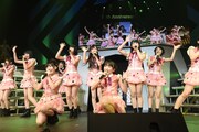 HKT48による「覚えてください」歌唱の様子。 (c)AKS
